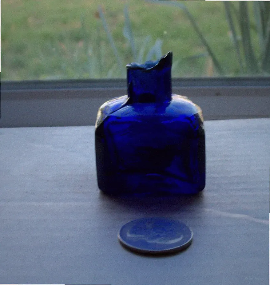 STUNNING RARE SQUARE DARK BLUE CRUDLY BURST TOP INK BOTTLE